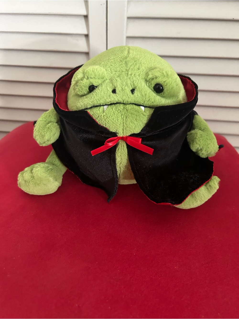 Jellycat Vampire Ricky Rain Frog - Picture 2 of 6